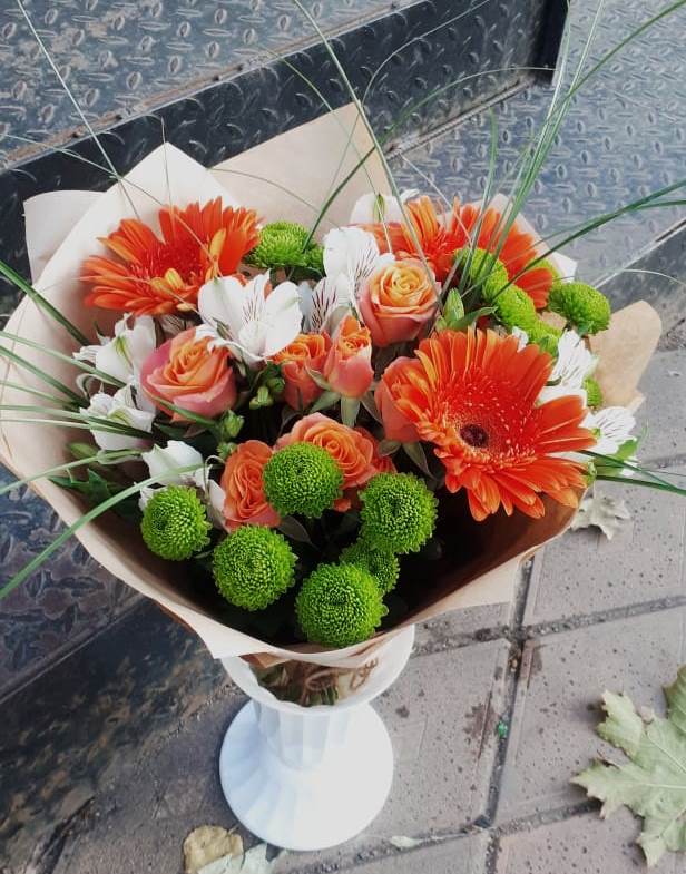 Букет цветов из: Герберы, Хризантемы, Альстромерии и Розы в Лесогорском