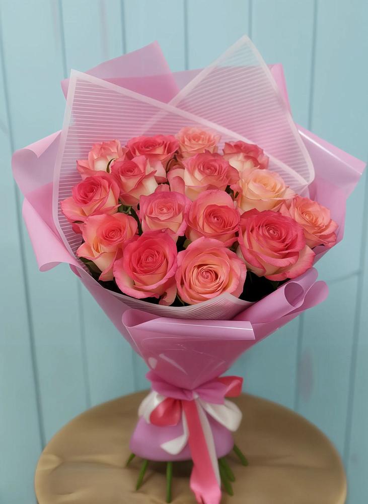 Букет 15 Розовых роз Равель в Лесогорском