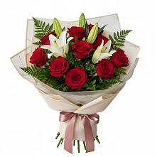 Букет цветов из:  Лилии и Розы в Лесогорском