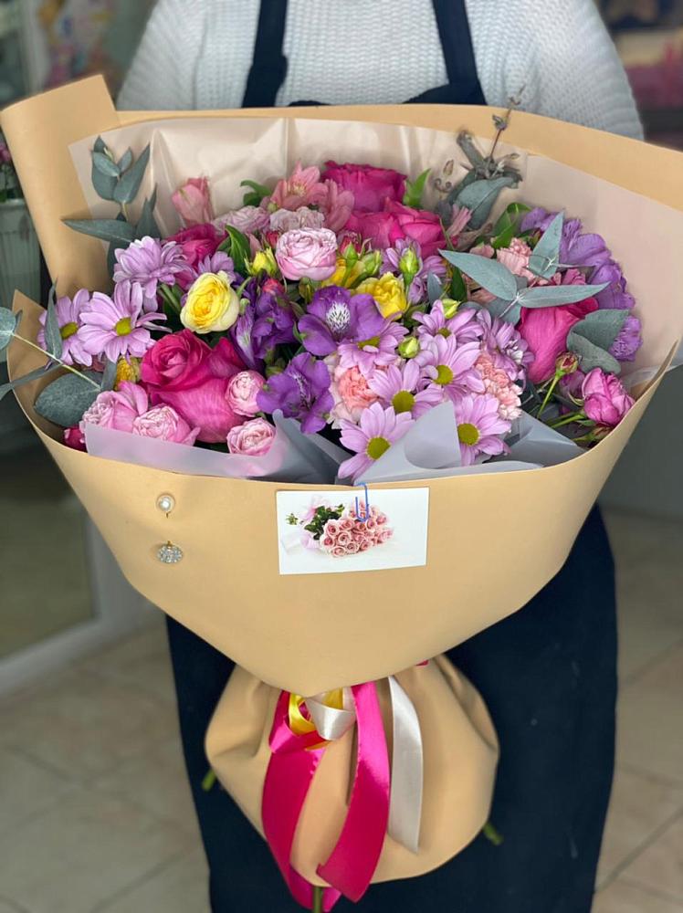 Букет цветов из: Хризантемы, Гвоздики и Альстромерии в Лесогорском