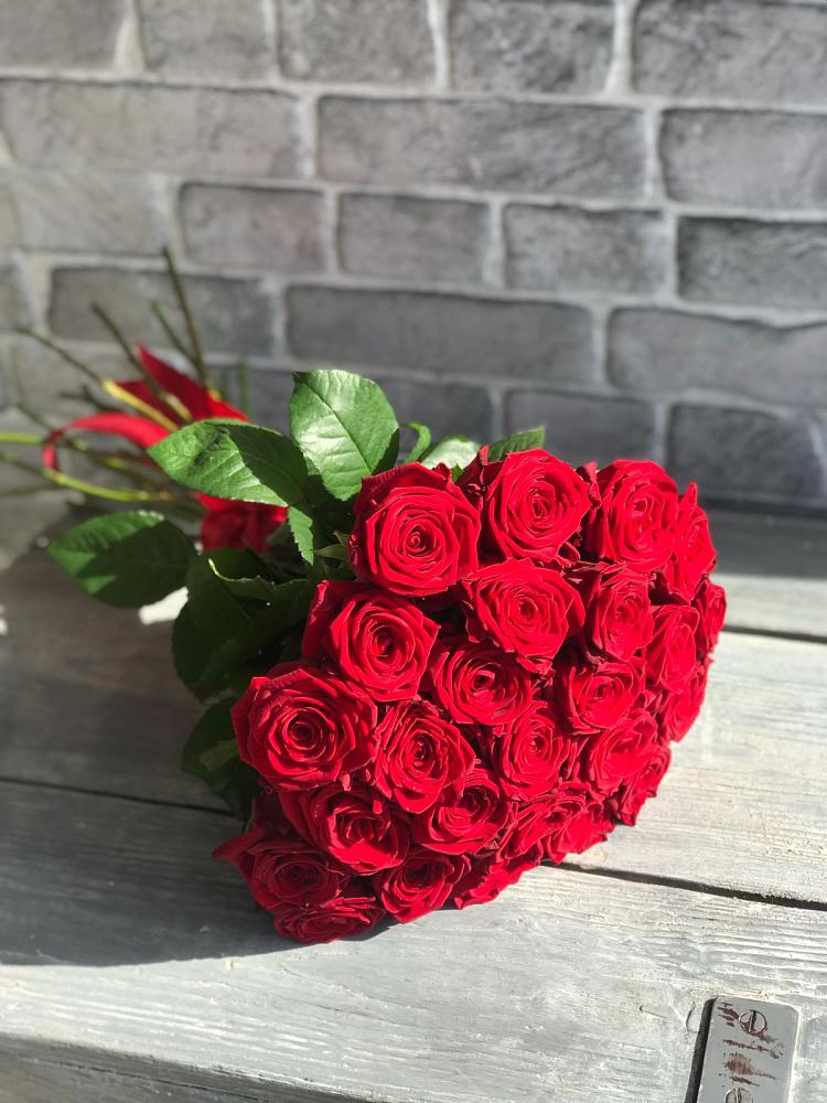 Букет Красные розы Фридом в Лесогорском