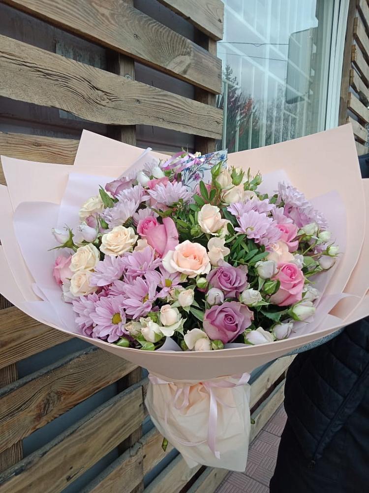 Букет цветов из: Розы и Хризантемы в Лесогорском