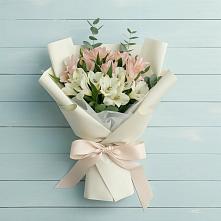 Букет цветов из:  Альстромерии в Лесогорском