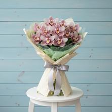 Букет цветов из:  Орхидеи и Розы в Лесогорском