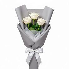 Букет 3 белые розы в Лесогорском