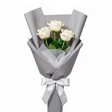 Букет 3 белые розы в Лесогорском