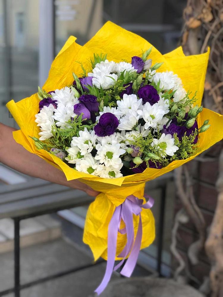 Букет цветов из: Ирисы, Хризантемы и Ромашки в Лесогорском
