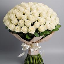 Букет 101 беля роза Белоснежка в Лесогорском