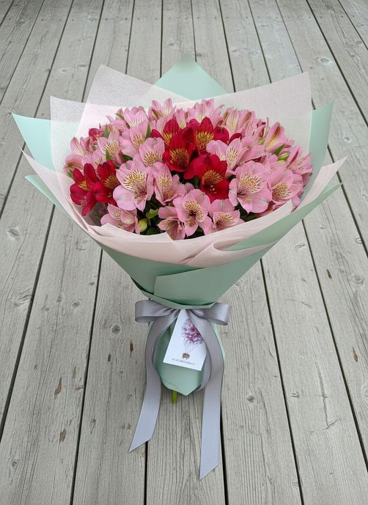 Букет цветов из: Альстромерии в Лесогорском