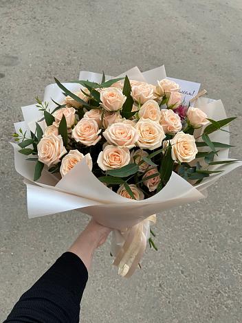 Букет Кремовые розы Латте в Лесогорском