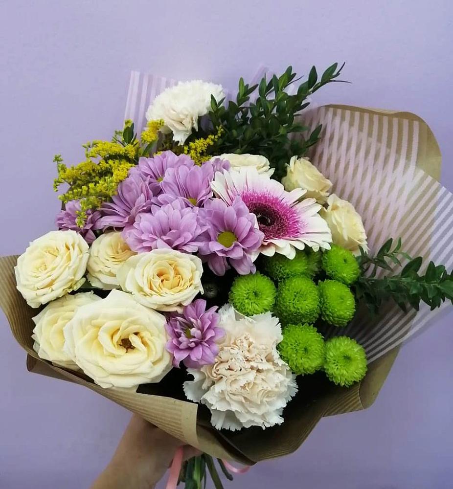 Букет цветов из: Хризантемы, Розы, Гвоздики и Герберы в Лесогорском