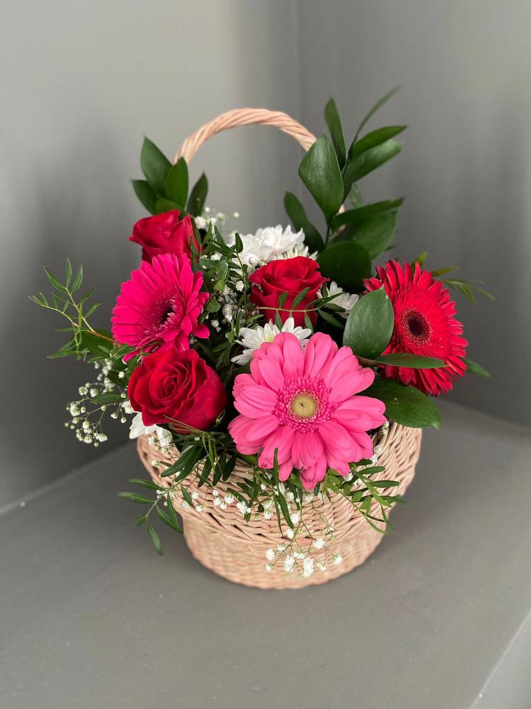 Цветочная композиция из Розы, Хризантемы и Герберы в корзине в Лесогорском